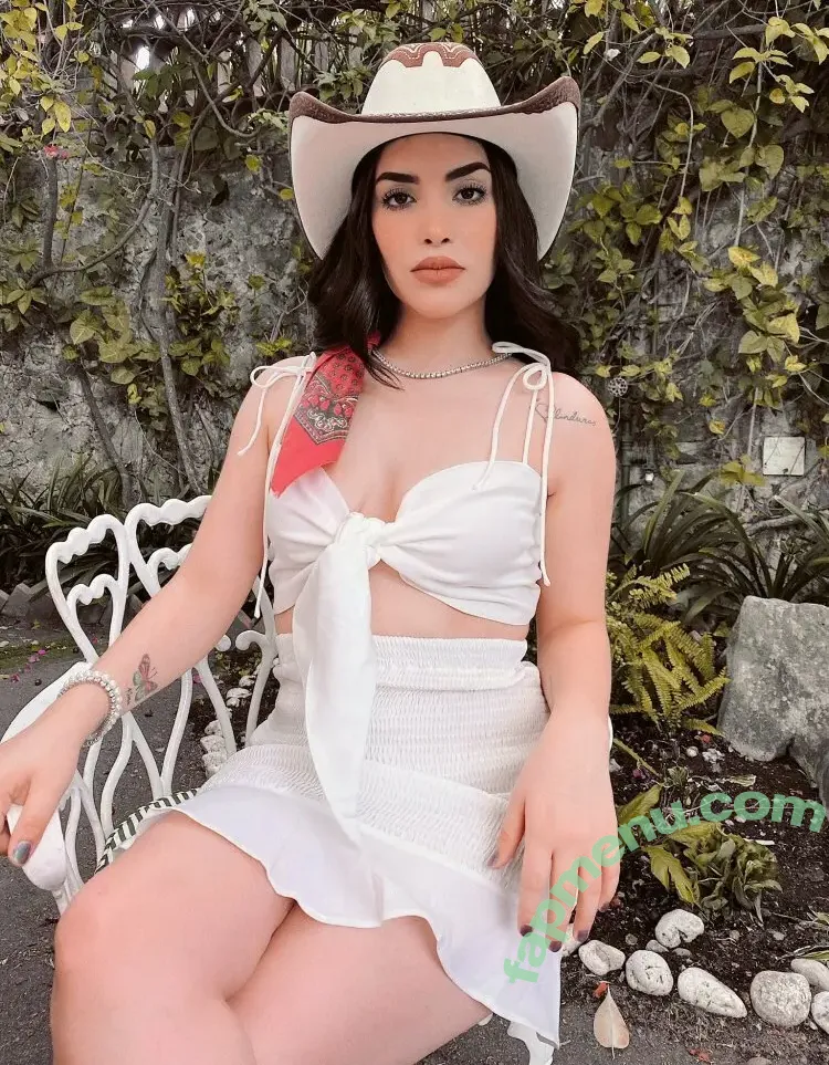 Kim Loaiza nude photo #0003 (Kim Loaiza)