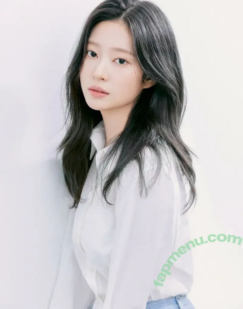 Kim Minju nude photo #0009 (Kim Minju)
