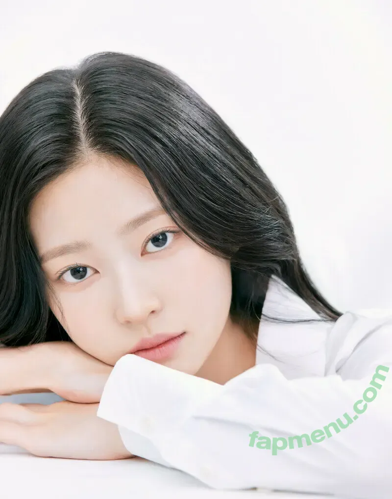 Kim Minju nude photo #0010 (Kim Minju)