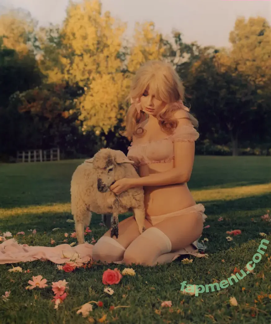 Kim Petras nude photo #0113 (kimpetras)