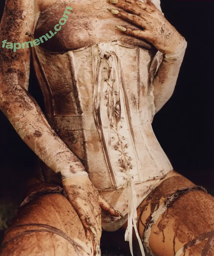 Kim Petras nude photo #0118 (kimpetras)