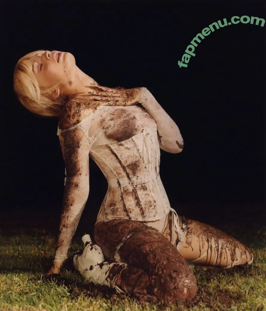 Kim Petras nude photo #0120 (kimpetras)