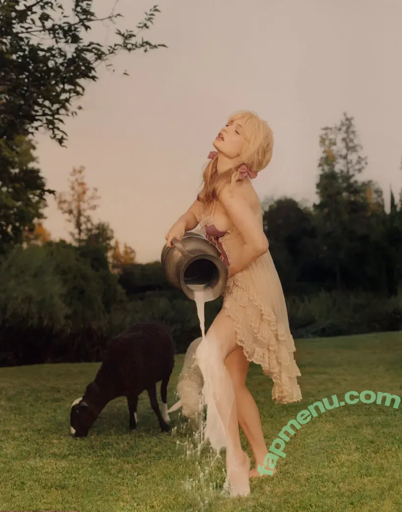 Kim Petras nude photo #0124 (kimpetras)