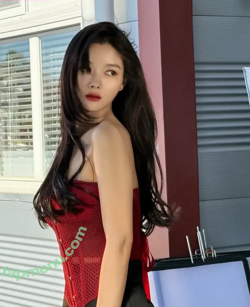 김유정 Kim Yoo Jung nude photo #0056 (Kim Yoo Jung / Kim You Jung / you_r_love)