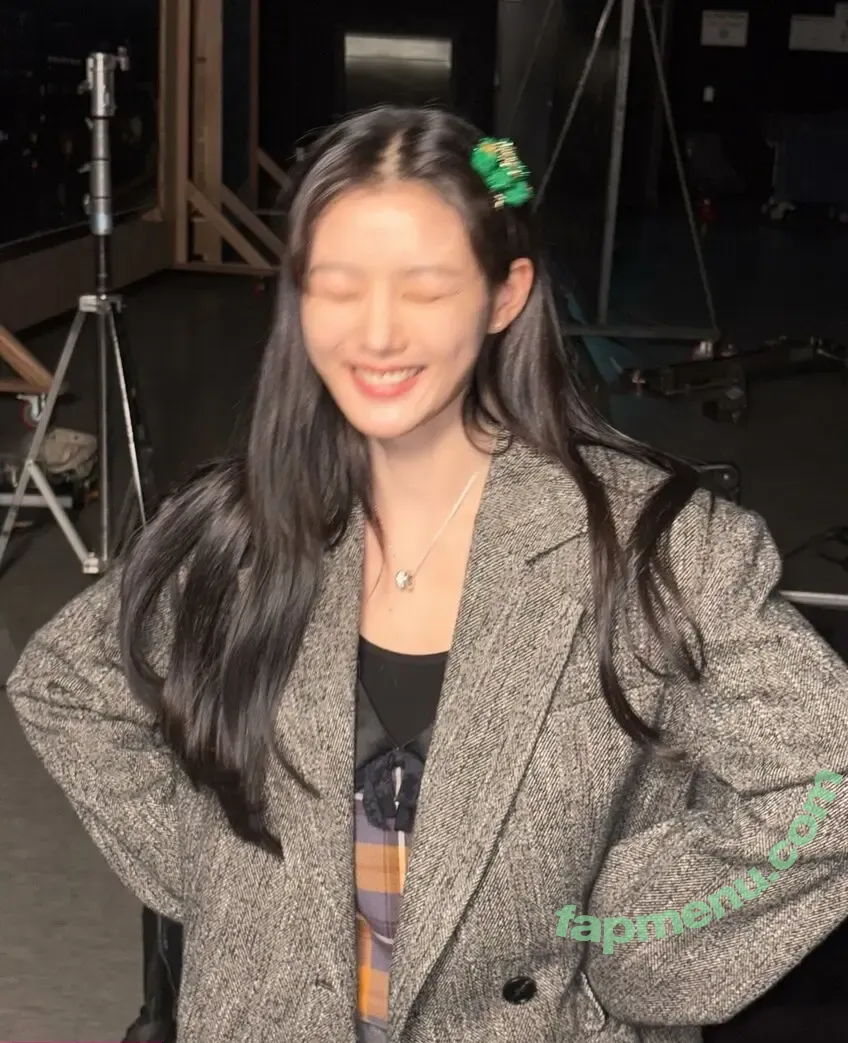 김유정 Kim Yoo Jung nude photo #0060 (Kim Yoo Jung / Kim You Jung / you_r_love)