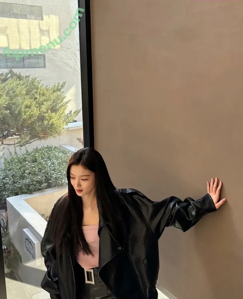 김유정 Kim Yoo Jung nude photo #0069 (Kim Yoo Jung / Kim You Jung / you_r_love)