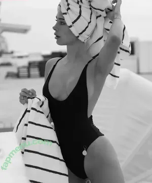 Kimberley Garner / KimberleyLondon / kimberleygarner / officialkimberleygarner nude photo #0164