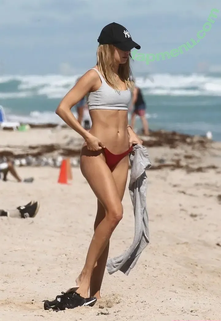 Kimberley Garner nude photo #0356 (kimberleygarner)