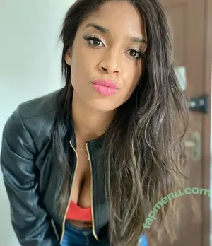Kimberly Solomon / kmsola nude photo #0002