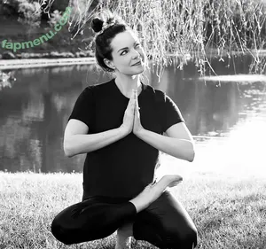 Kimberly Williams-Paisley / Kimwilliamspais / kimberlywilliamspaisley nude photo #0014