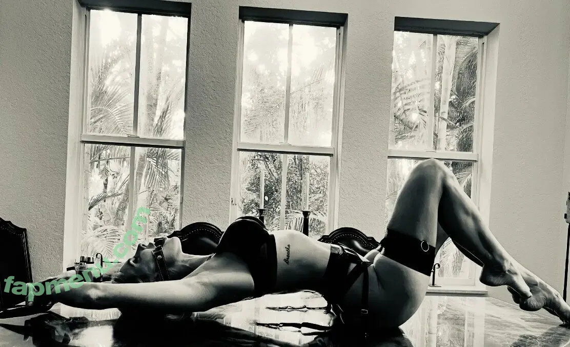 kimbrie nude photo #0060 (kimsbaby)