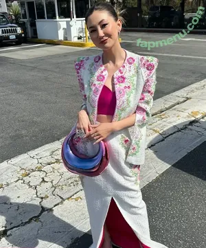Kimiko Glenn / kimikoglenn nude photo #0150