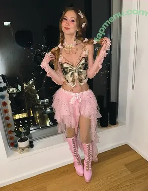 Kimiko Glenn / KimikoGlenn nude photo #0195