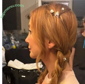 Kimiko Glenn / KimikoGlenn nude photo #0255