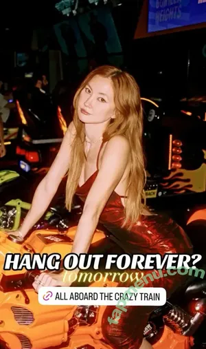 Kimiko Glenn / KimikoGlenn nude photo #0261