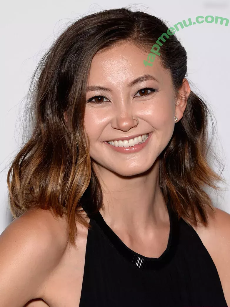 Kimiko Glenn nude photo #0115 (kimikoglenn)