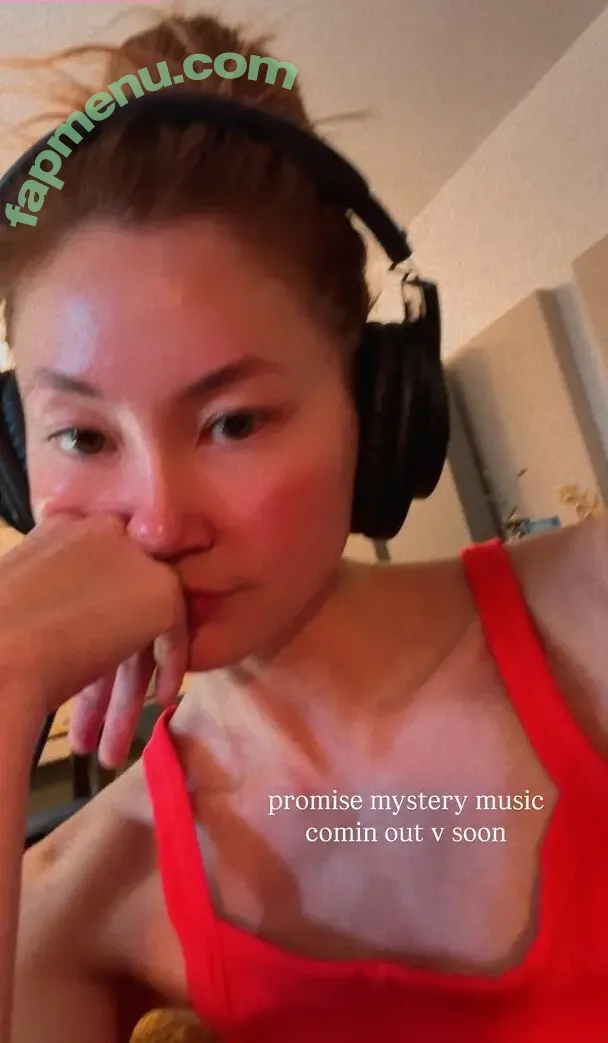 Kimiko Glenn nude photo #0194 (KimikoGlenn)