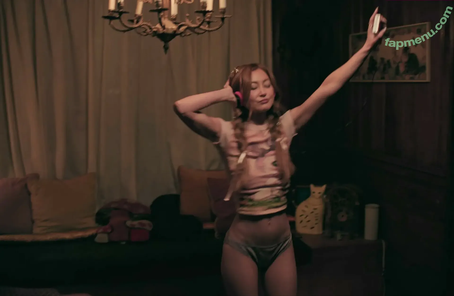 Kimiko Glenn nude photo #0230 (kimikoglenn)