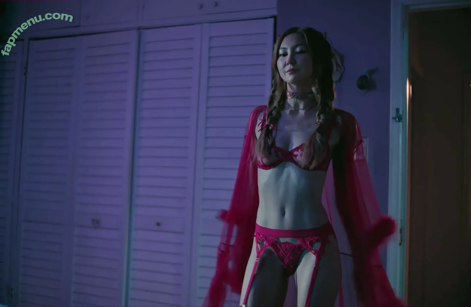 Kimiko Glenn nude photo #0232 (kimikoglenn)