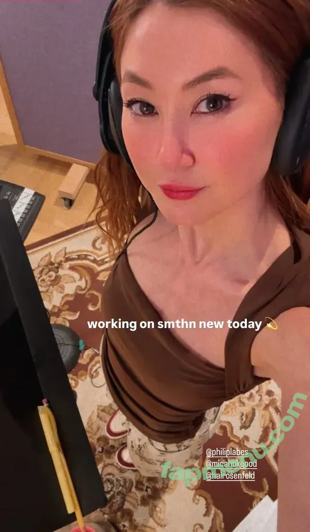 Kimiko Glenn nude photo #0239 (KimikoGlenn)