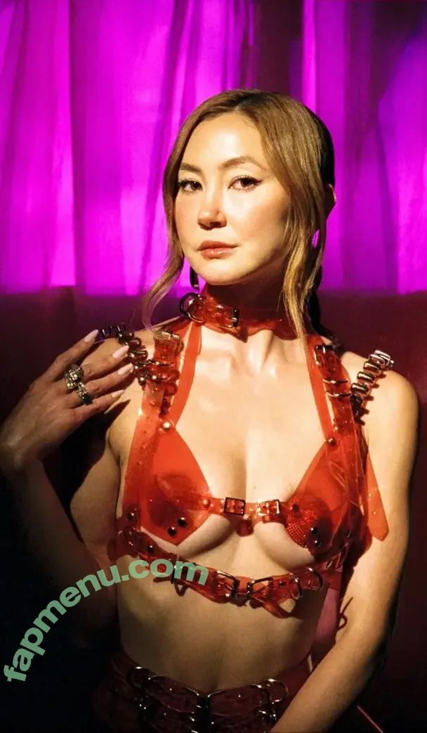 Kimiko Glenn nude photo #0249 (kimikoglenn)