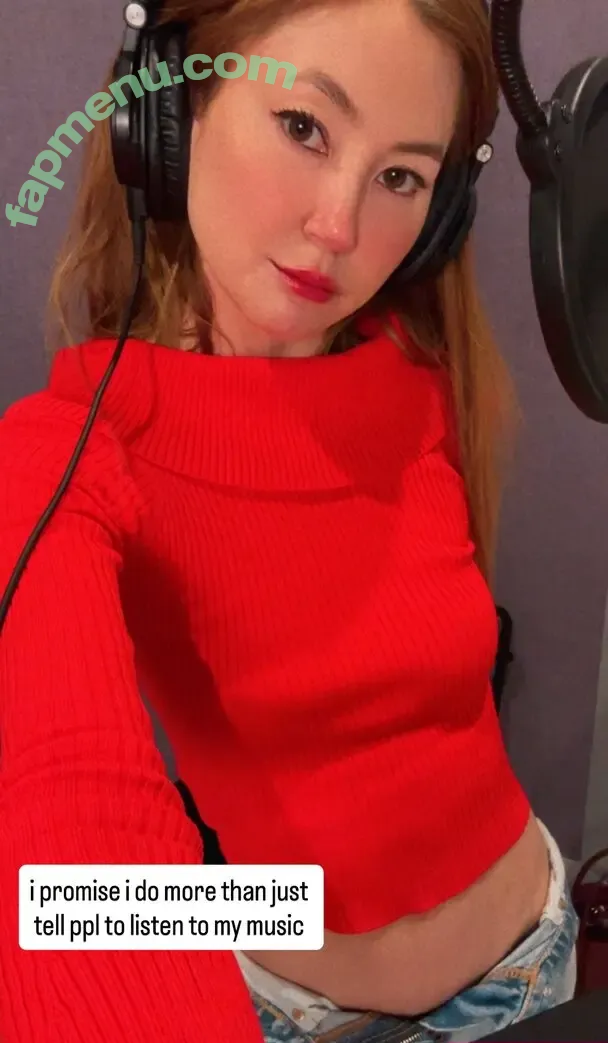 Kimiko Glenn nude photo #0250 (kimikoglenn)