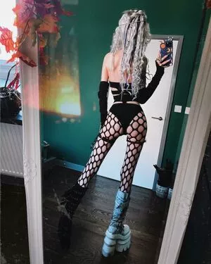 Kimiperi nude photo #0004
