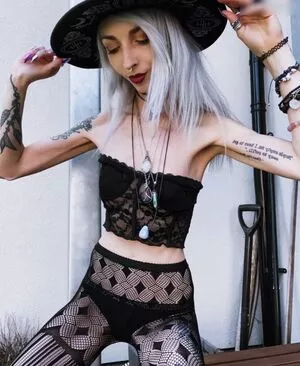 Kimiperi nude photo #0101