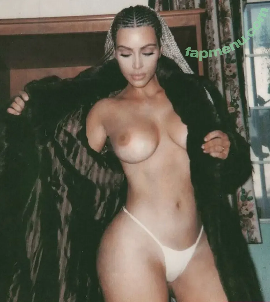 kimkardashian nude photo #0001 (kimkardashian)