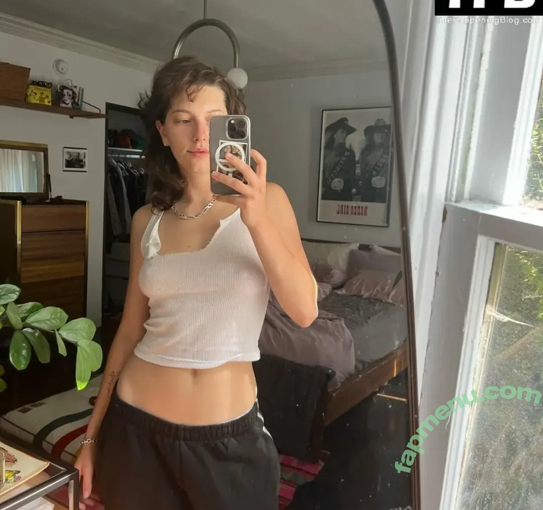 King Princess nude photo #0019 (KingPrincess69)