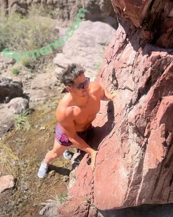 kingjamessmit nude photo #0006 (kingjamessmit)