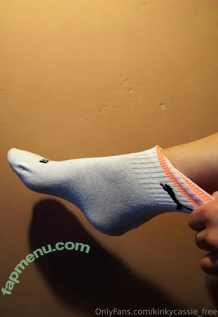 kinkycassie_free nude photo #0003 (kinkycassie_free)