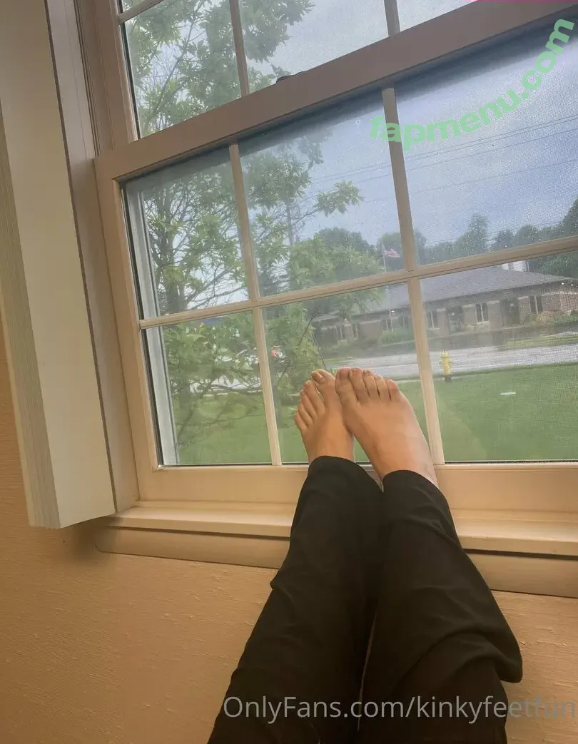 kinkyfeetfun nude photo #0002 (voetjesslaaf)