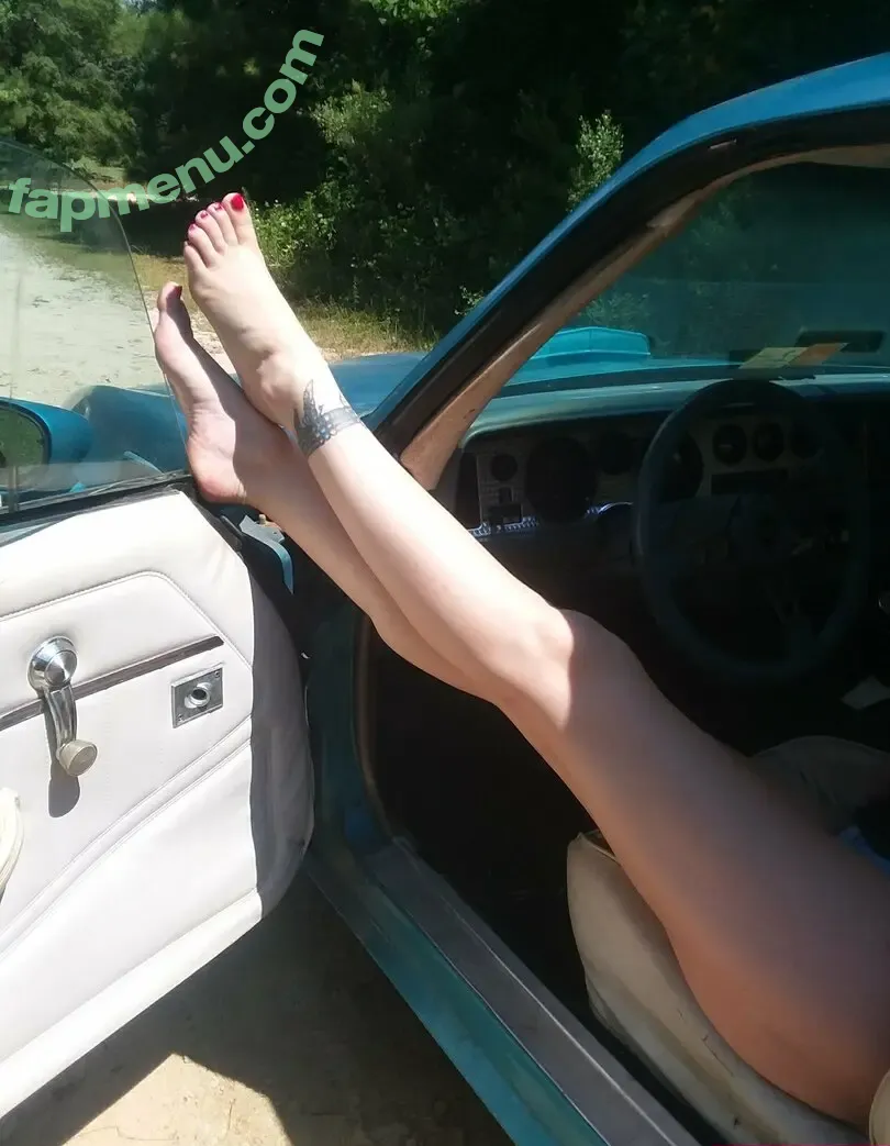 kinkykatessa nude photo #0037 (charlottecatessa)