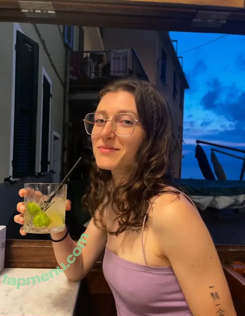 kinkymiahere nude photo #0007 (kinkywhitegirl / wowmiami_)