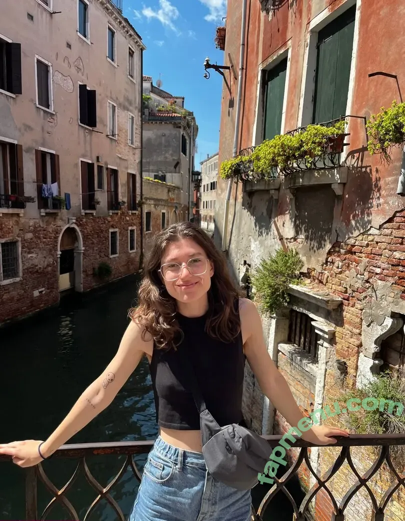 kinkymiahere nude photo #0019 (kinkywhitegirl / wowmiami_)