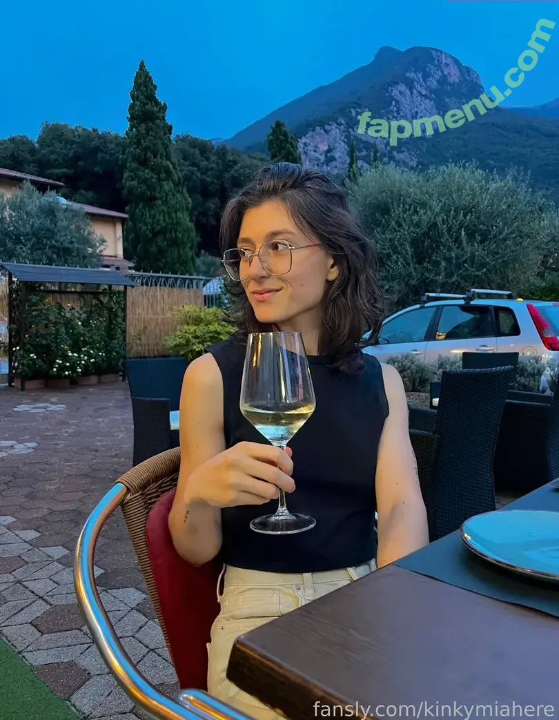 kinkymiahere nude photo #0050 (kinkywhitegirl / wowmiami_)