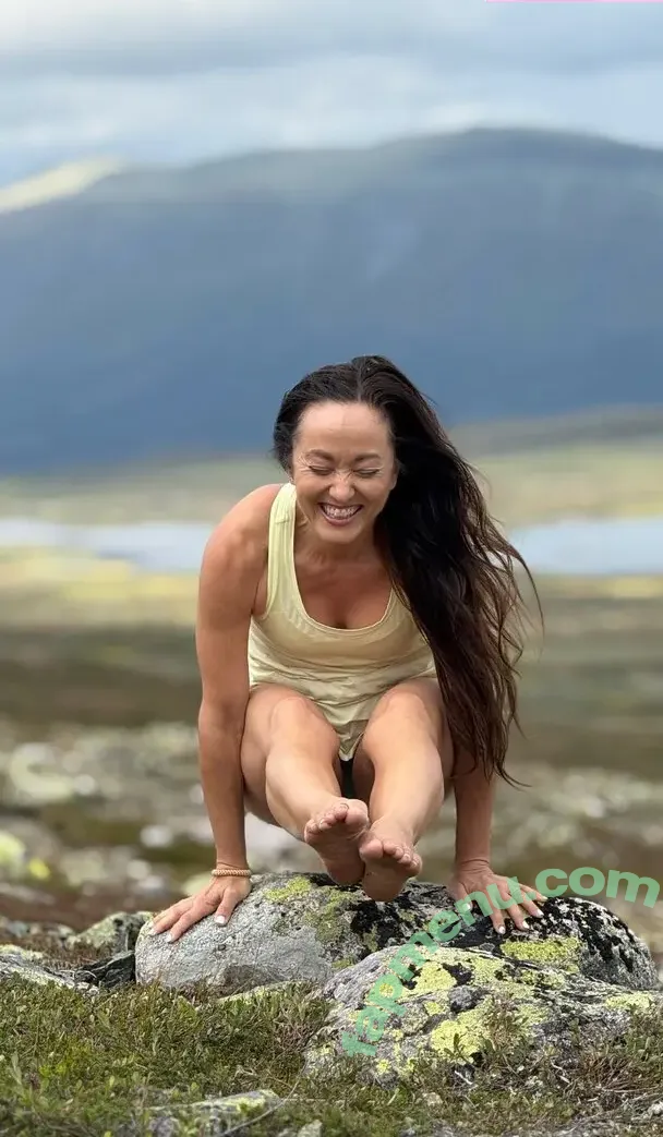 Kino MacGregor nude photo #0051 (kinoyoga)