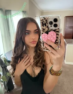kinsleyalyse / thekinsleywyatt nude photo #0001