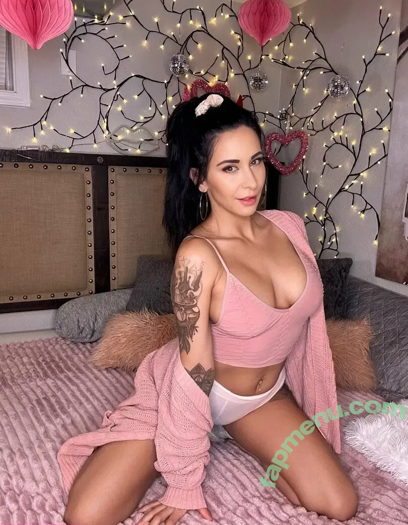 kinzie nude photo #0020 (kinzi3boo)