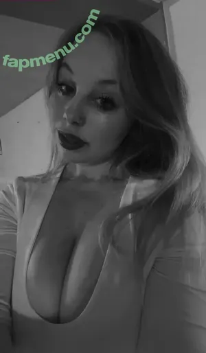 Kinzyyyy / SnowBunnyQueen / _kinzyyyy_ / itsskinzyyyy / snowitsskinzy nude photo #0061