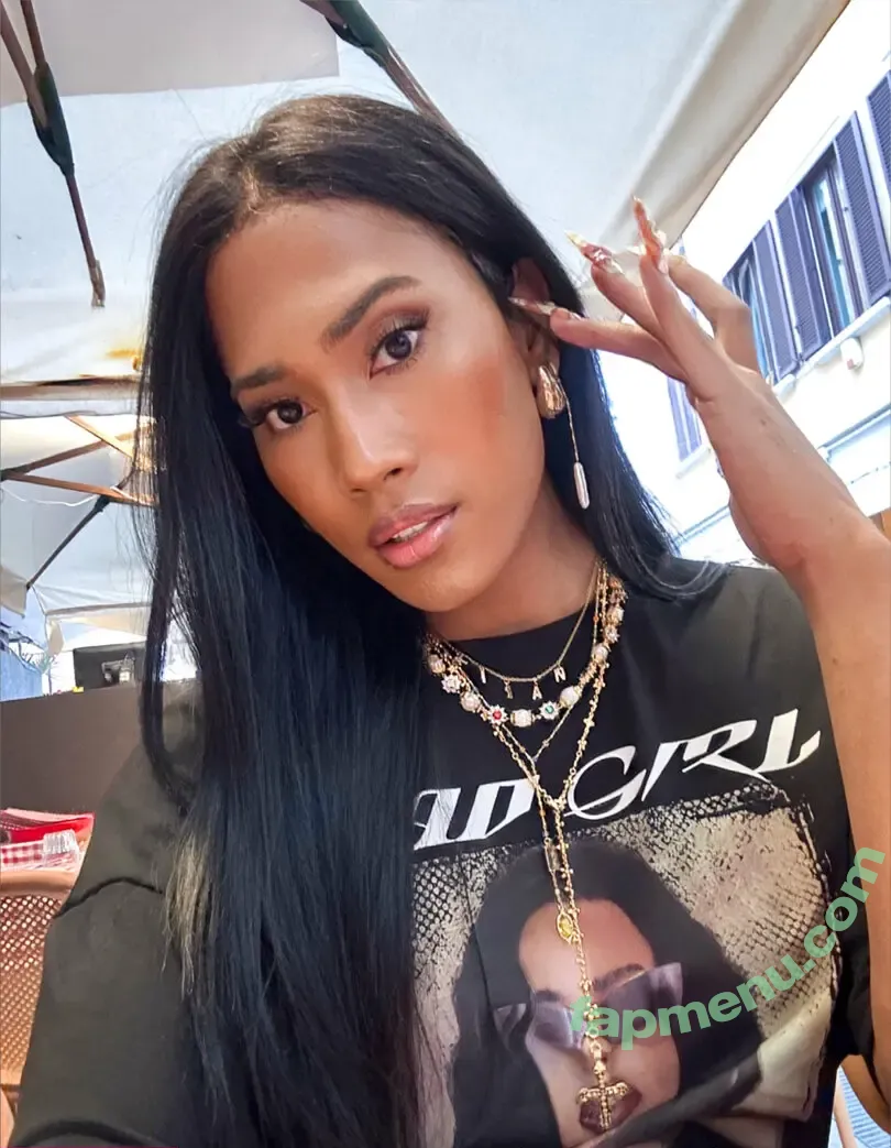 kira.asia.ts nude photo #0323 (kiranaroszie)