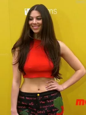 Kira Kosarin / kirakosarin nude photo #0965