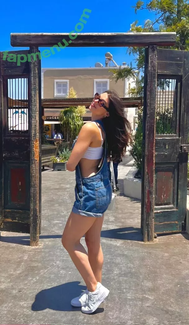 Kira Kosarin nude photo #0410 (kirakosarin)