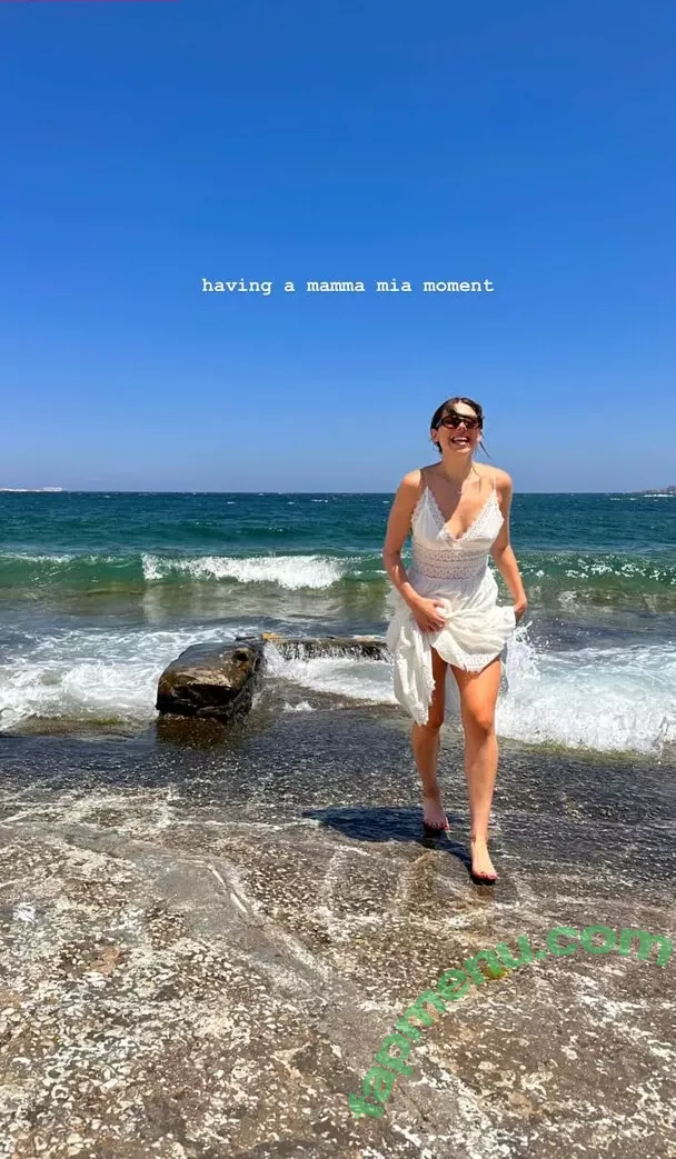 Kira Kosarin nude photo #0413 (kirakosarin)