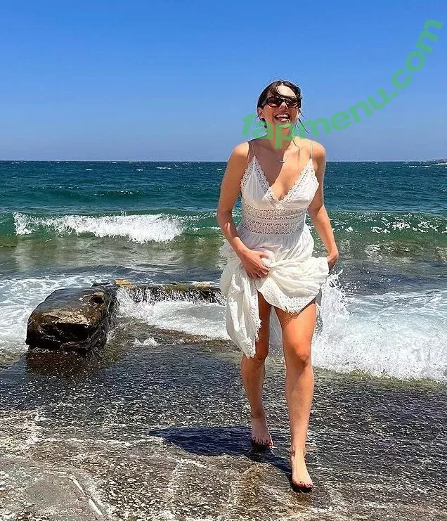 Kira Kosarin nude photo #0420 (kirakosarin)