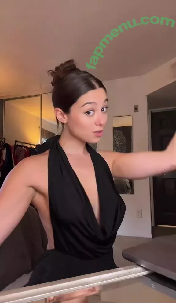Kira Kosarin nude photo #0430 (kirakosarin)