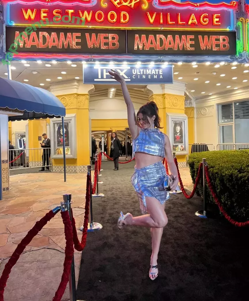 Kira Kosarin nude photo #0462 (kirakosarin)