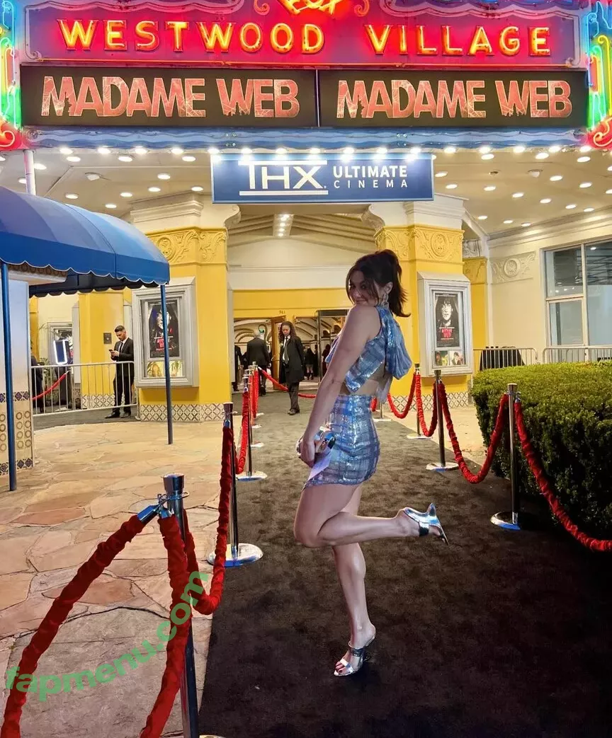 Kira Kosarin nude photo #0463 (kirakosarin)