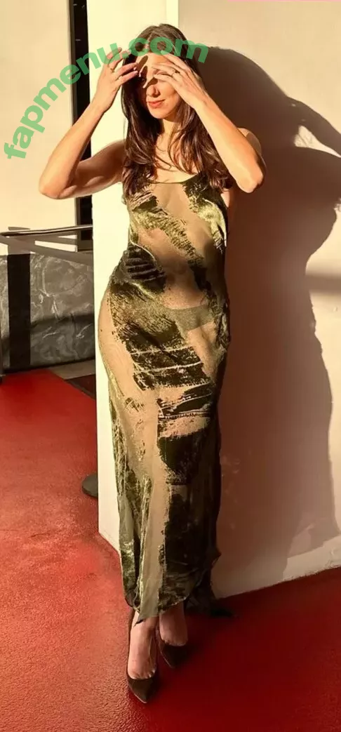 Kira Kosarin nude photo #0503 (kirakosarin)